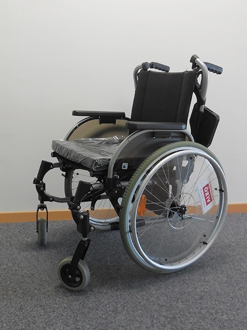 HZ001_Rollstuhl